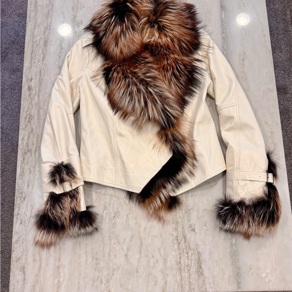 Luxurious Cream Leather Jacket with Faux Fur Trim